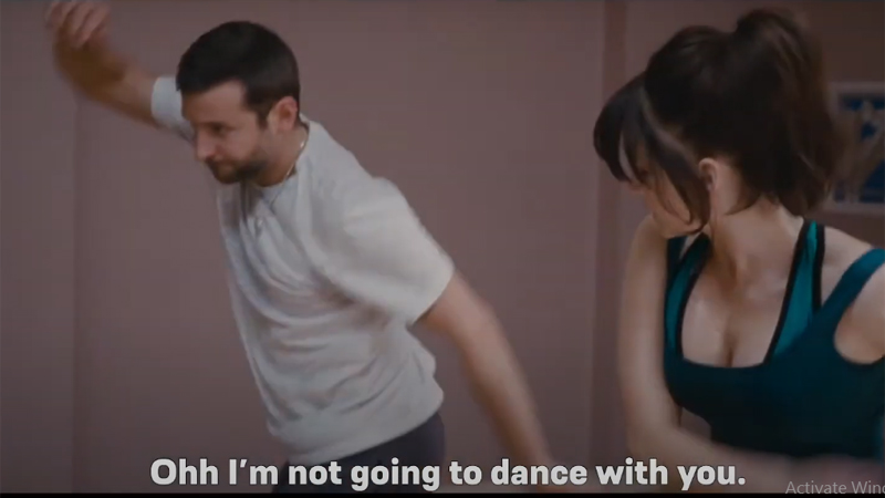 Pat dan Tiffany latihan dansa di ruang sepi