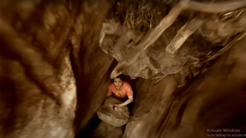 Poster 127 Hours 2010 - James Franco di sela dua batu sempit
