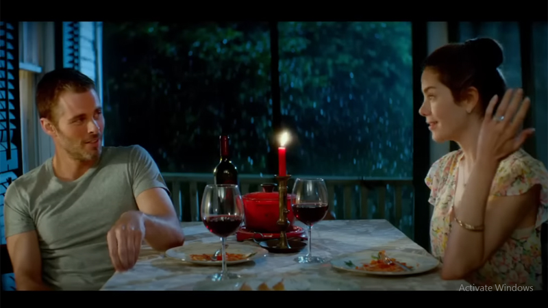 Poster The Best of Me 2014 - pasangan makan malam romantis bersama